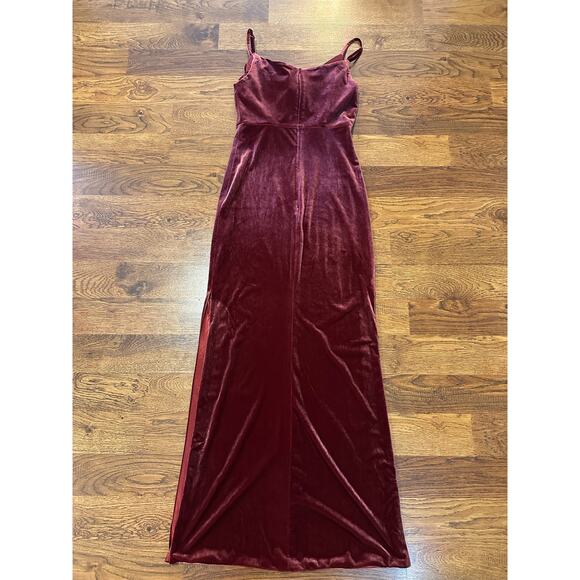 Revelry Women's Skye Velvet Dress Red Size 6 β Elegant Bridesmaid/Formal Gown - Picture 3 of 13